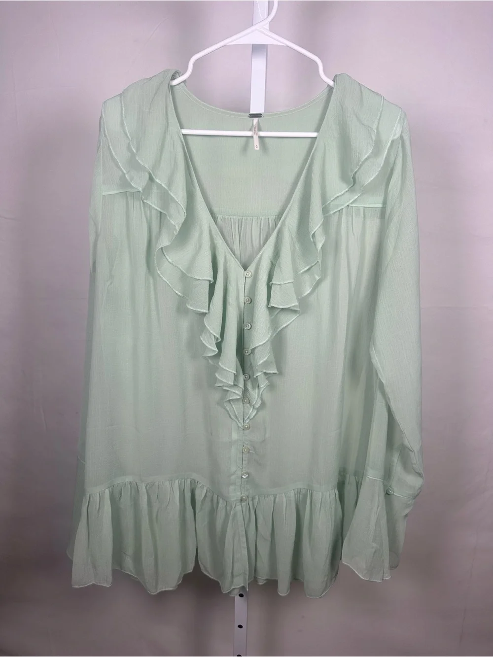 Free People Mint Green Ruffle V-Neck Button Front Peplum Tunic Blouse M